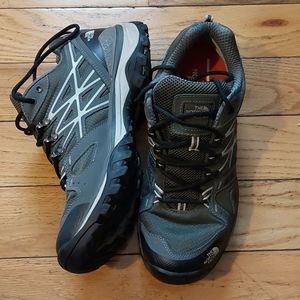 Like New The North Face Men's Hedgehog Fastpack Waterproof Hiking Shoes 9.5